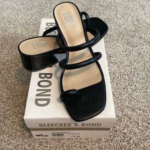 NWOT Bleecker & Bond Sandals
